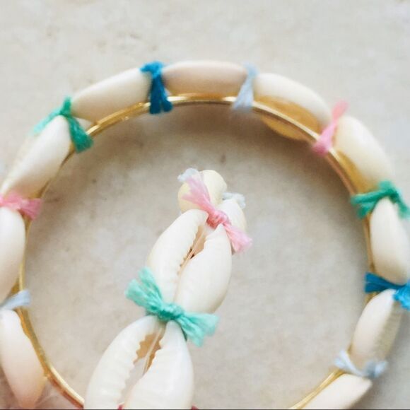 Cowrie Shell Hoop Earrings NWT - Picture 6 of 8